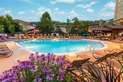 hotels near harrah's cherokee